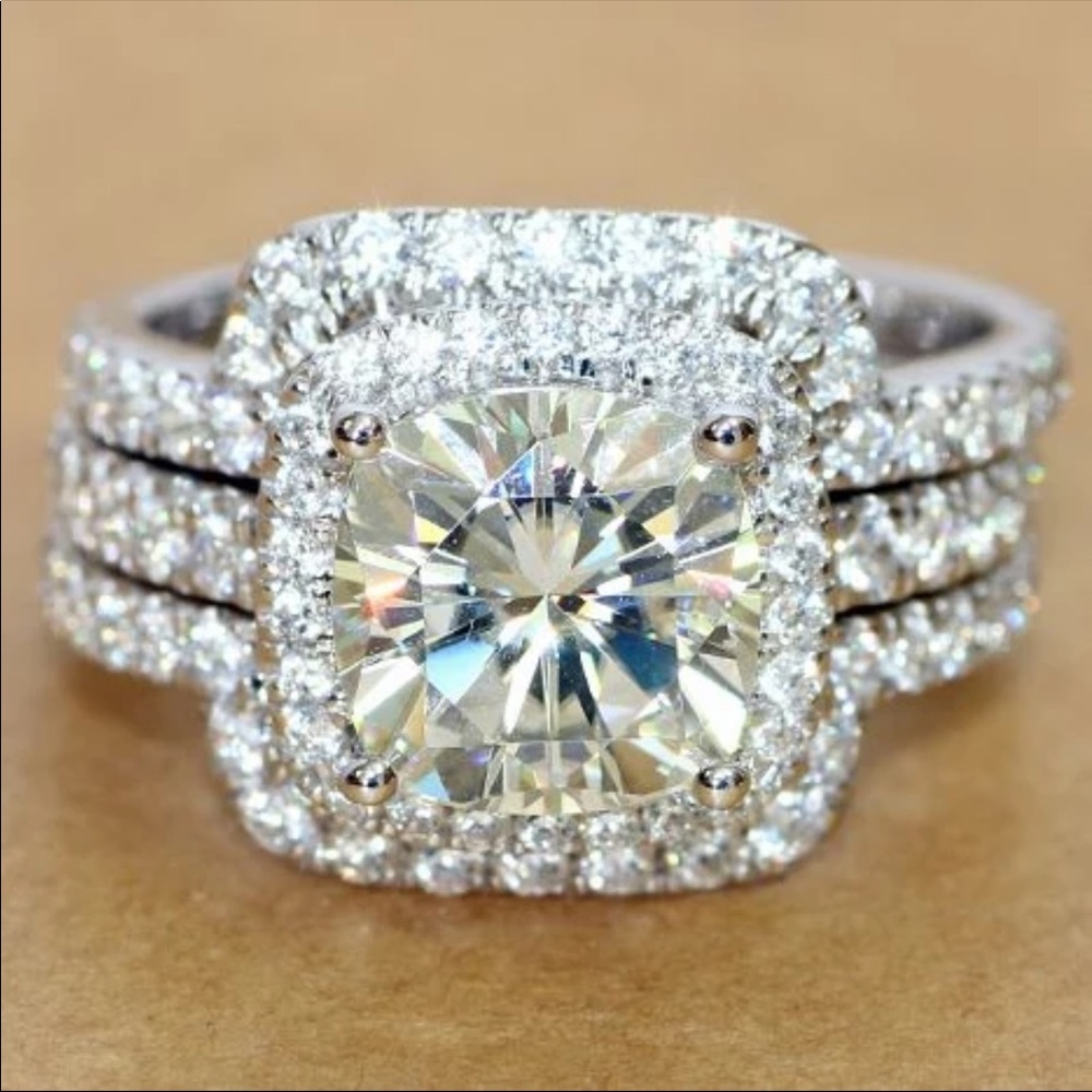 New Luxury 925 Silver Diamond Engagement Ring